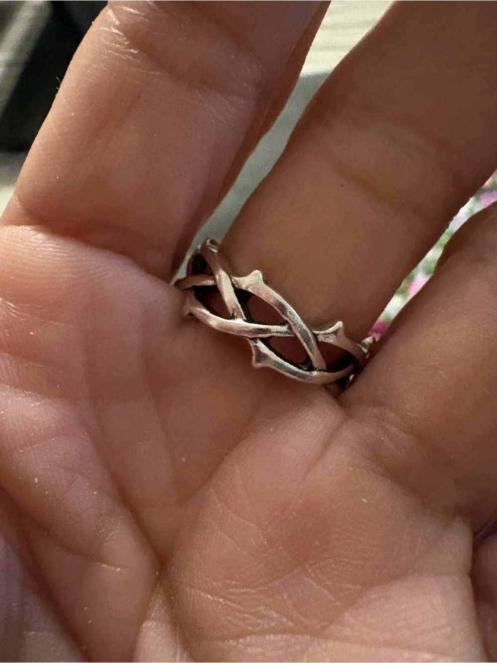 Twisted Vine Pattern Ring in Silver Tone